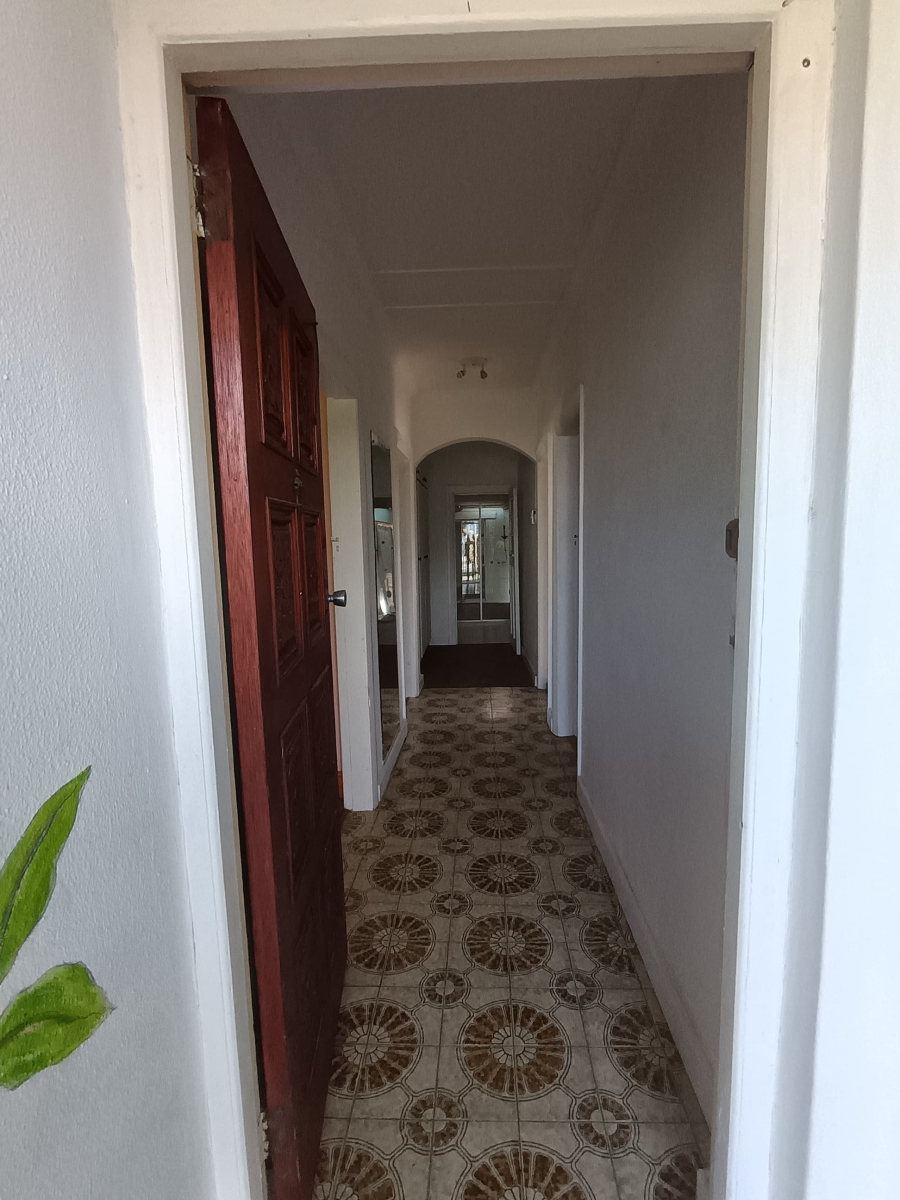 2 Bedroom Property for Sale in Westcliff Western Cape